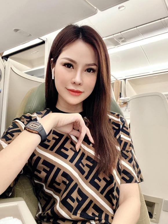 Vào khoảng giữa tháng 10 vừa qua, cựu người mẫu Đào Lan Phương - con dâu tỷ phú Hoàng Kiều đã về Việt Nam.