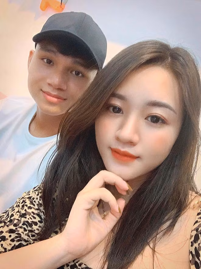 Ngay từ lúc hẹn hò, Xuân Mạnh và Trần Dung đã được nhiều người khen ngợi vì "xứng đôi vừa lứa".