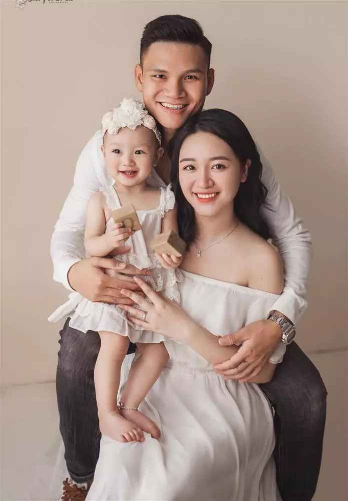 Trên Facebook, Phạm Xuân Mạnh mới đây gây chú ý khi sẻ hình ảnh trong tiệc sinh nhật tròn 1 tuổi của con gái đầu lòng.