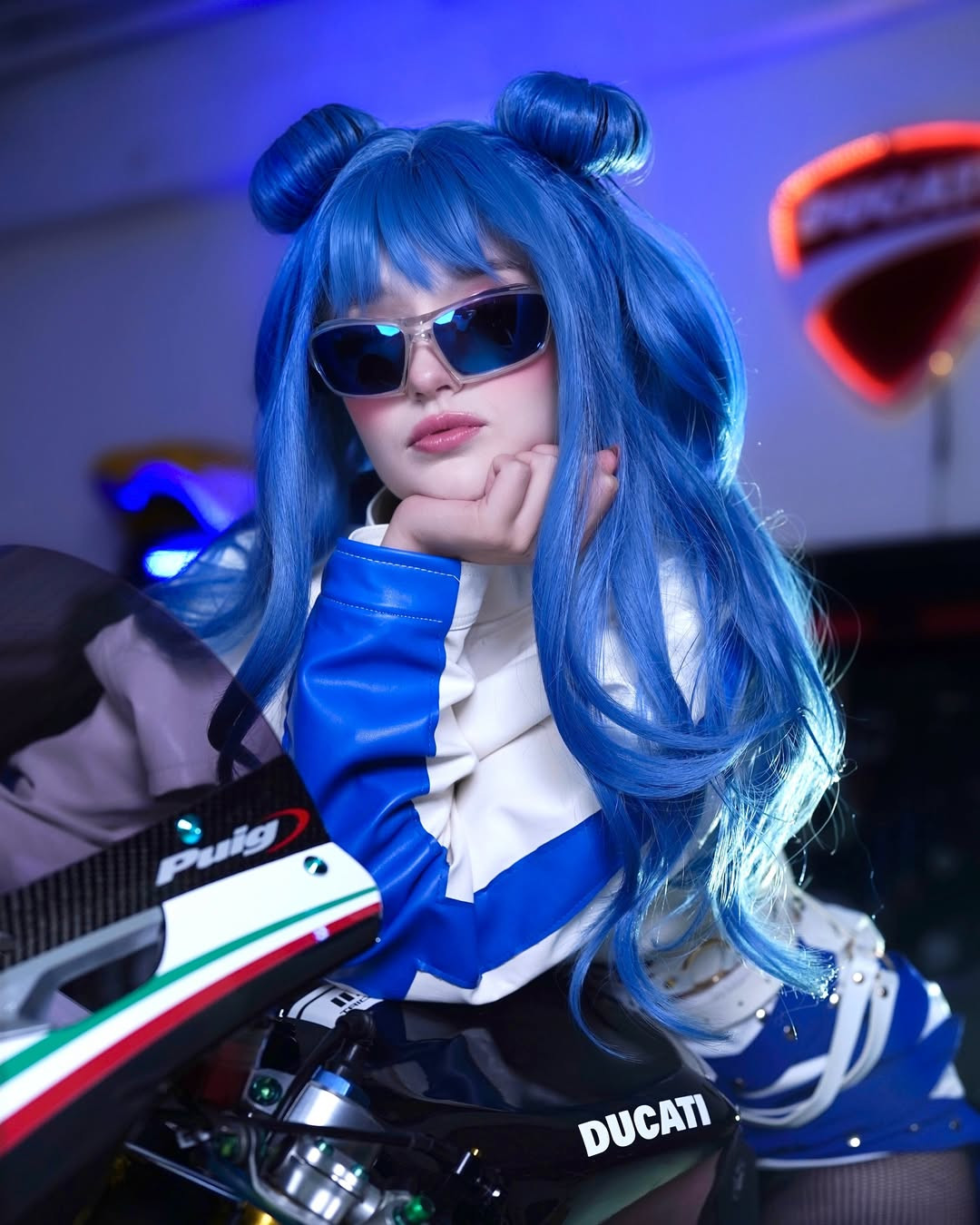 Tính đến thời điểm hiện tại, tài khoản Instagram của Queenfesch6 cũng chạm mốc 1,6 triệu lượt theo dõi nhờ bộ kĩ năng tài tình.