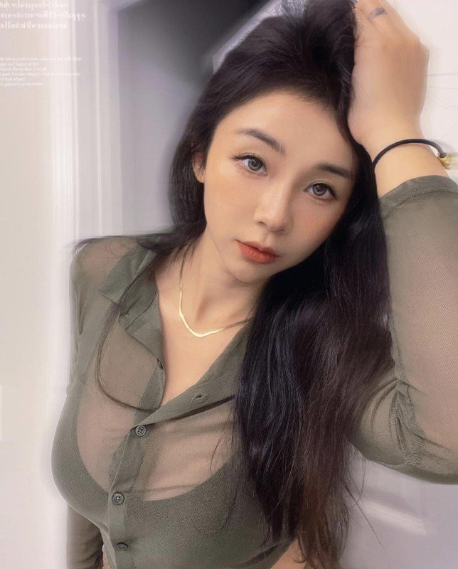 Ngoài phục vụ công việc, nữ MC tập luyện thể thao vì đam mê và duy trì vóc dáng. Việc chăm chỉ tập luyện đã khiến cô gắn liền với phong cách Âu Mỹ, từ hình thể đến cách phối trang phục hàng ngày.