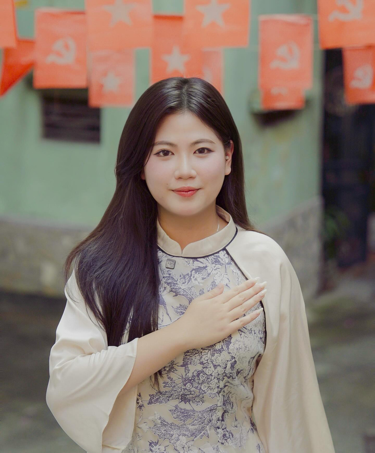 Xoài Phạm không nói rõ lý do “đường ai nấy đi” với bạn trai cũ. Bên cạnh đó, cô cũng mong cộng đồng mạng không mất quá nhiều thời gian để đồn đoán về chuyện tình yêu của mình kết thúc trong yên bình hay ồn ào.