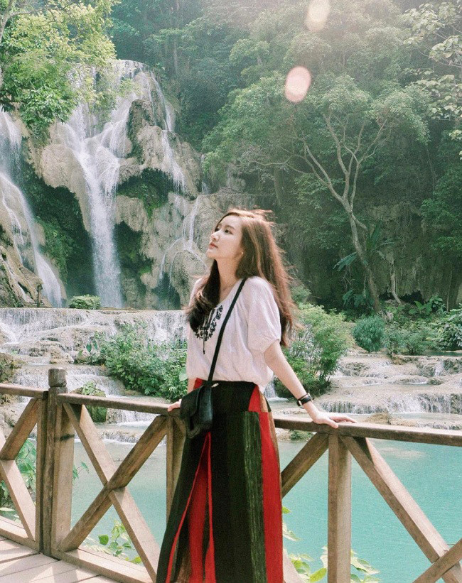 Với đôi chân thon dài nên Panda Fonnapha cũng khá chăm diện quần shorts hoặc chân váy nhằm tôn được lợi thế về vóc dáng.