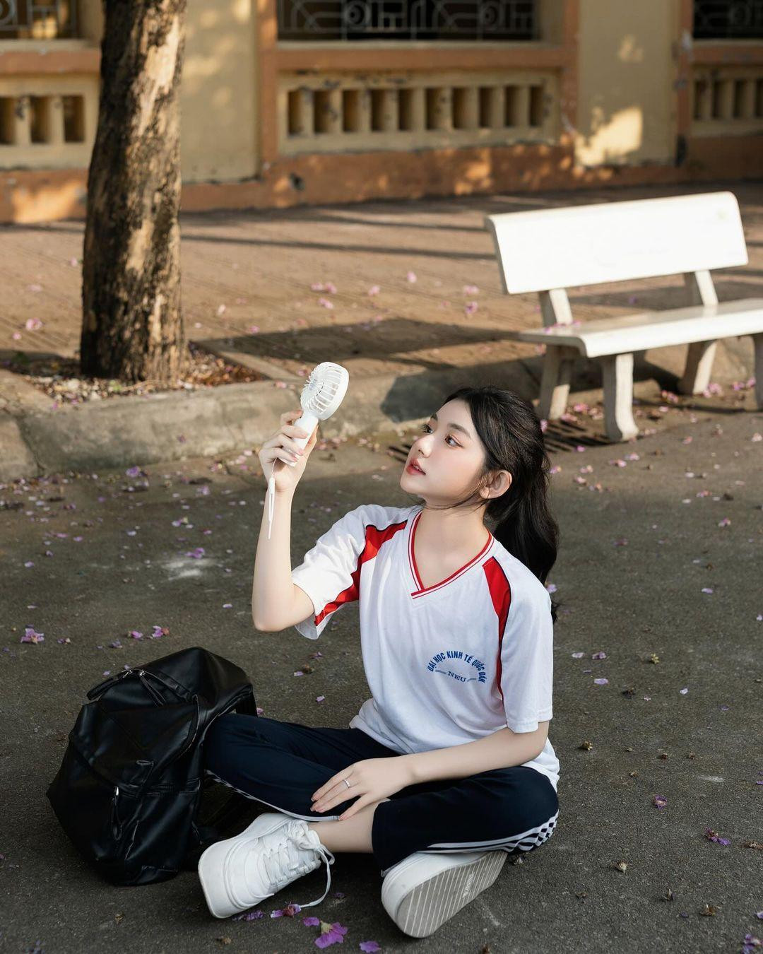 Sau khoảng thời gian ngắn theo đuổi công việc vừa ăn, vừa ghi hình, Quỳnh Trương nhanh chóng thu hút hơn 1,8 triệu lượt theo dõi trên nền tảng TikTok. Cô may mắn được khán giả ưu ái gọi bằng danh xưng "mỹ nhân mukbang".