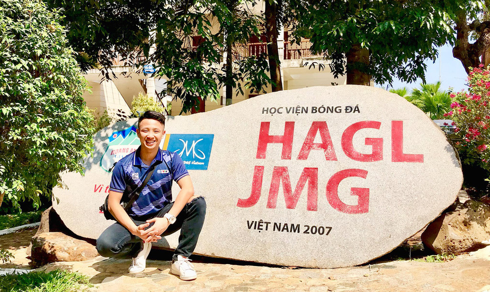 Cách đây chưa lâu, Xuân Tiến chia sẻ rằng đã lập gia đình và có một con gái nhỏ dễ thương.