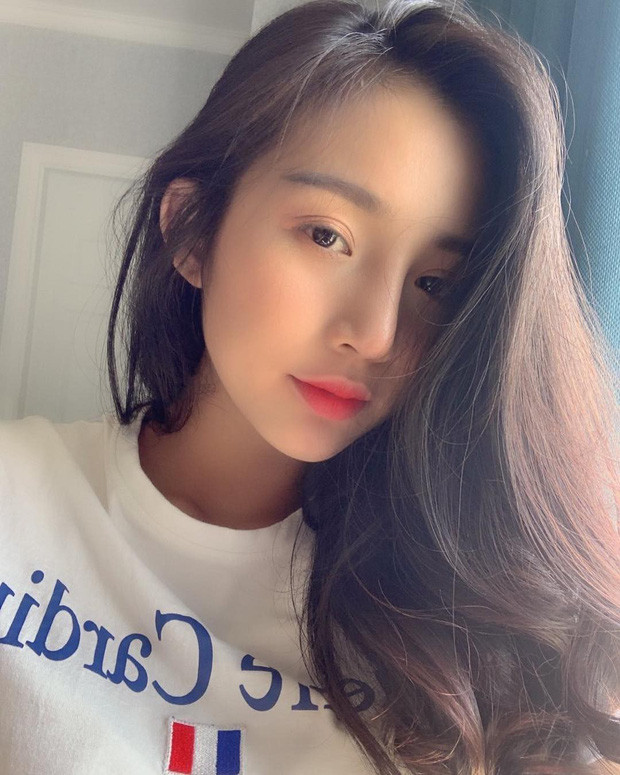 Trương Võ Huyền Trân từng leo chiễm chệ lên trang chủ của một vài tờ báo Trung vì loạt ảnh bikini gây sốc với nhan sắc và body S-line đáng mơ ước.