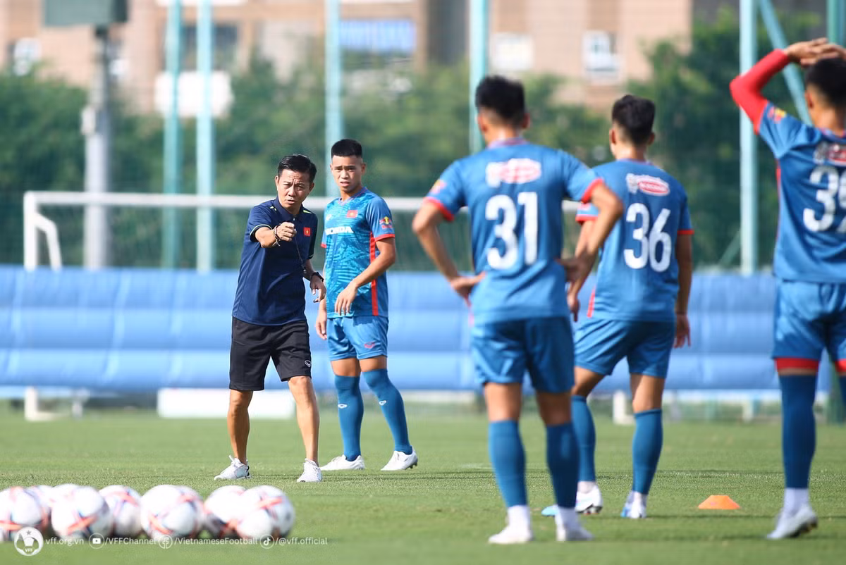 Tuyen U23 Viet Nam: VFF giup HLV Hoang Anh Tuan co them lua chon