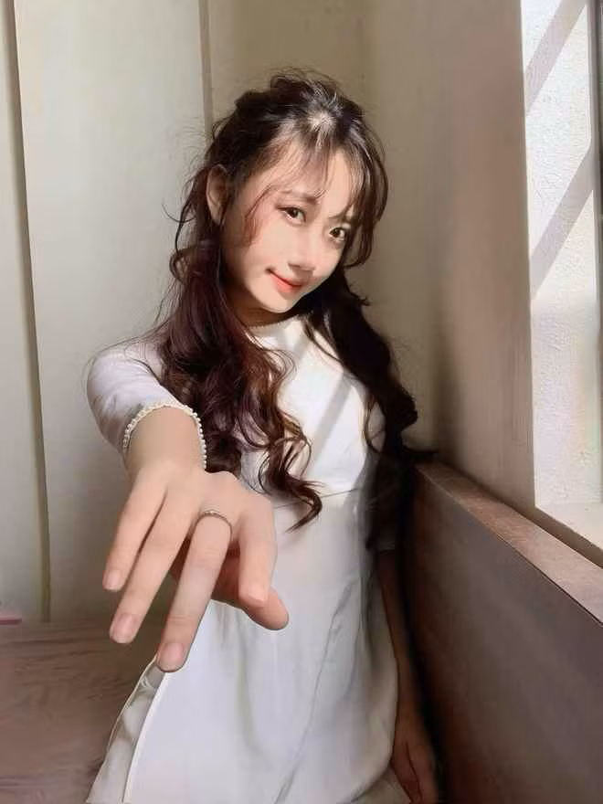 Sau đoạn clip hơn 8 triệu lượt xem, "in tư" của hot girl Mỹ Hoa được rất nhiều người săn lùng.