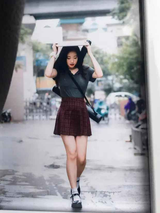 Lê Ngọc Mỹ Hoa - nữ sinh 19 tuổi hiện đang là sinh viên ngành Thiết kế Thời trang trường Đại học Kiến trúc Hà Nội thời gian gần đây trở thành cái tên gây chú ý khi đăng kí dự thi Hoa hậu các Dân tộc Việt Nam.