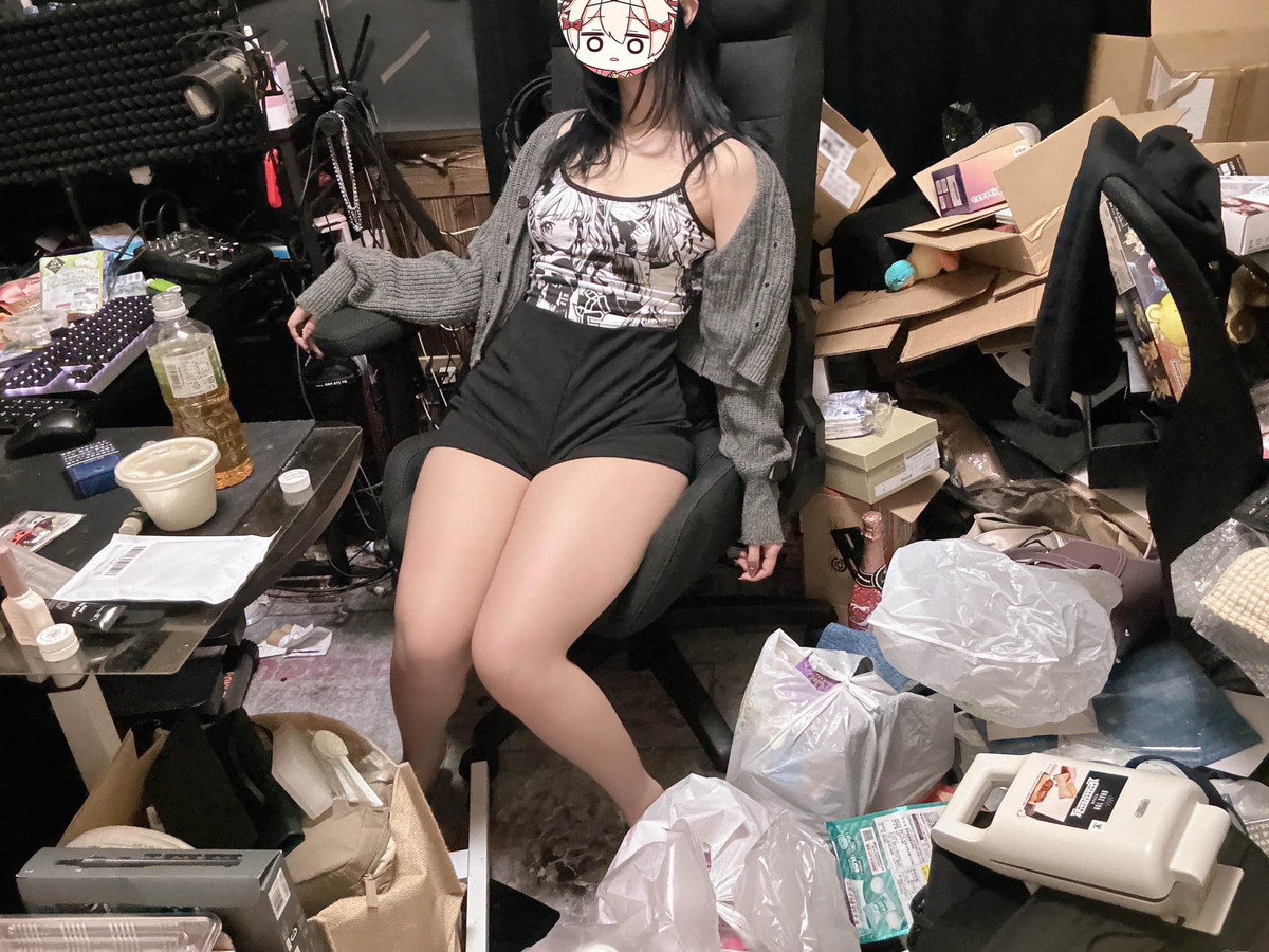 Nhiều ý kiến cảm thấy rùng mình, cho rằng nếp sống vô tổ chức như cô này này là không thể chấp nhận được.