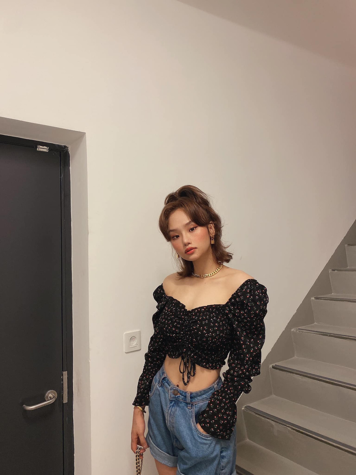 Chẳng hiểu có phải vì quá "cay" sau những màn châm chọc của Trường Giang hay không mà ca sĩ Miu Lê quyết tâm ngày ngày tới phòng gym để giảm cân. Thành quả cô nàng là một thân hình thon gọn, khoẻ khoắn chẳng kém cạnh ai.