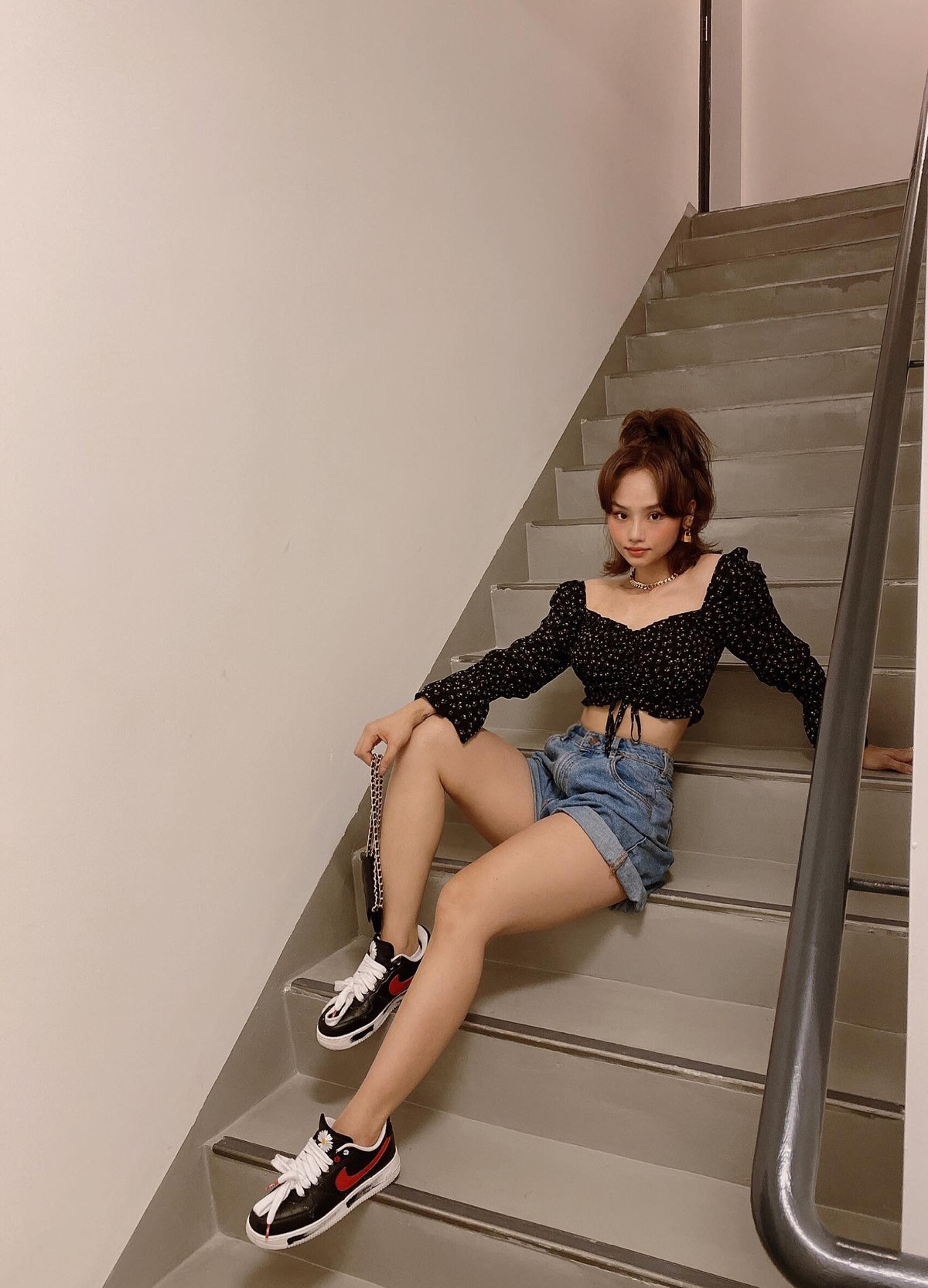 Cách đây chưa lâu, Miu Lê lộ ảnh mũm mĩm khiến không ít fan của giọng ca này phải bất ngờ. Thậm chí, người anh trong showbiz của cô nàng này là Trường Giang 5 lần 7 lượt trêu béo ngay trên sóng truyền hình.