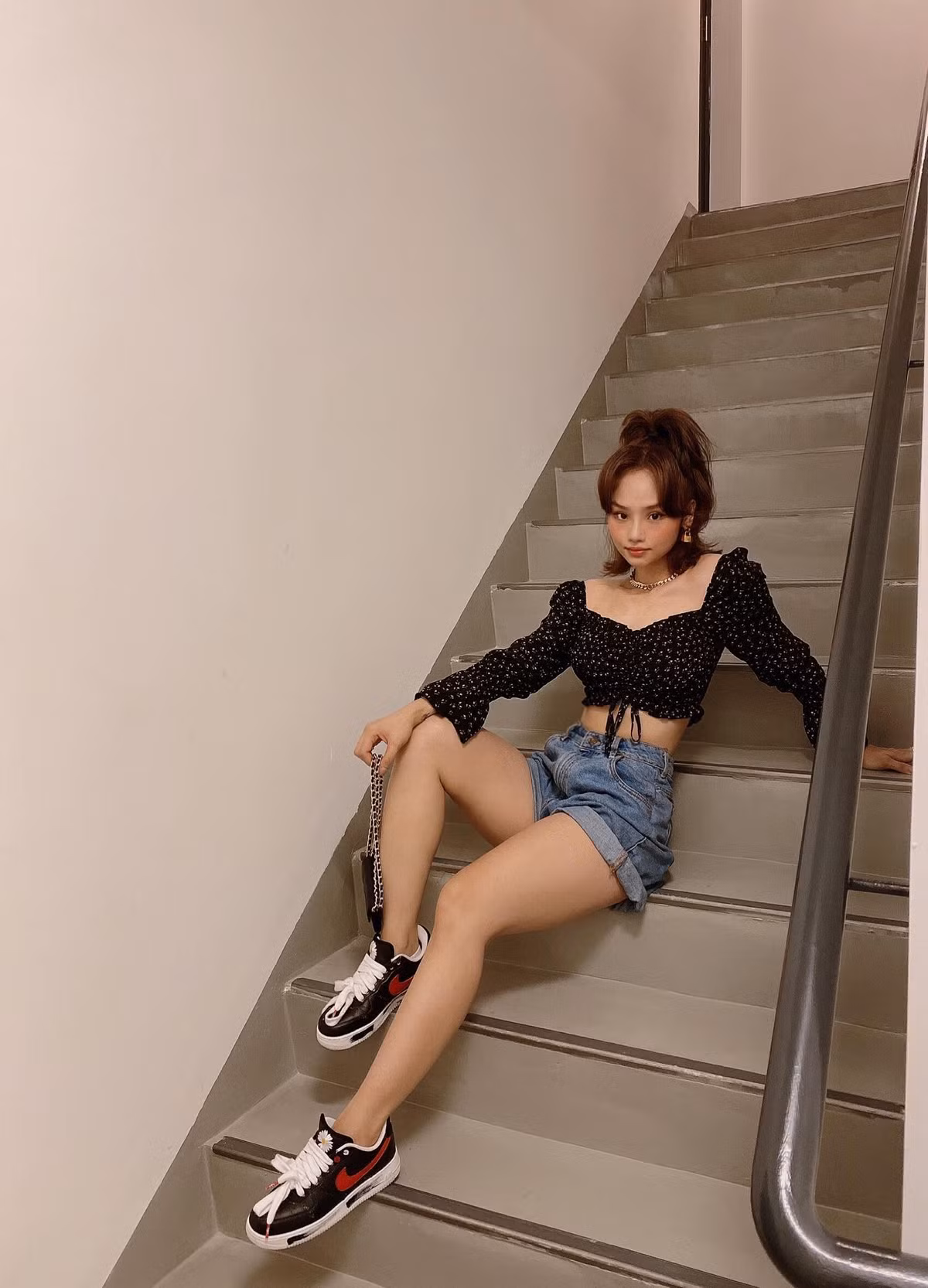 Cách đây chưa lâu, Miu Lê lộ ảnh mũm mĩm khiến không ít fan của giọng ca này phải bất ngờ. Thậm chí, người anh trong showbiz của cô nàng này là Trường Giang 5 lần 7 lượt trêu béo ngay trên sóng truyền hình.