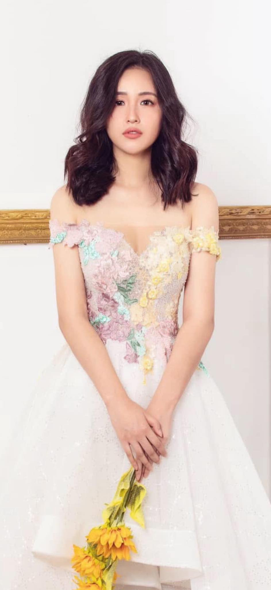 Mỗi lần xuất hiện, Mai Phương Thúy đều "lăng xê" phong cách quyến rũ, vốn là thế mạnh của cô.