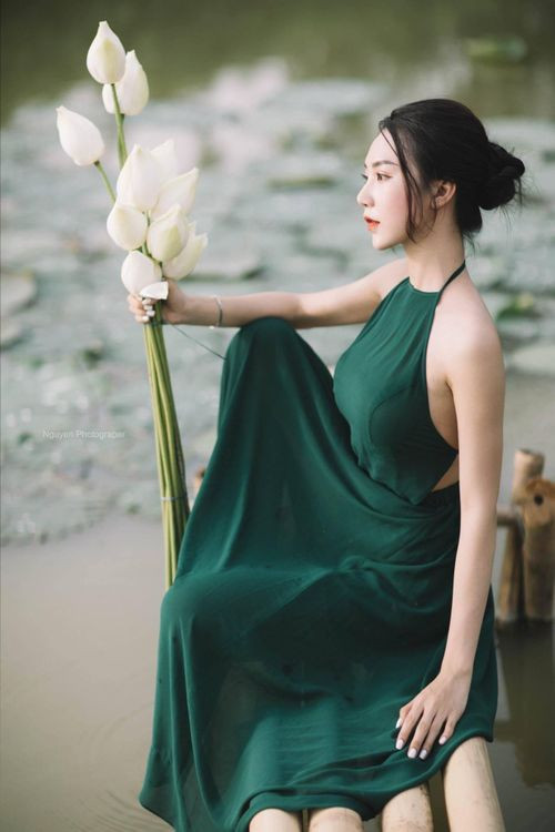 Nữ DJ khẳng định: “Hạnh phúc của đời người là được tự do, được sống và làm những gì mình thích. Không ai sống được hai lần nên không vì lý do gì mà phải chần chừ, ngần ngại. Nếu có cơ hội hãy đón nhận, nếu thất bại thì làm lại đến mức cuối cùng”.