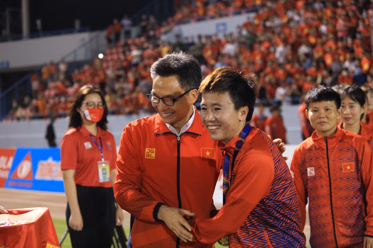 Trước đó, tuyển nữ được thưởng 1,3 tỷ sau chiến thắng đánh bại Myanmar để giành quyền vào chơi trận Chung kết.