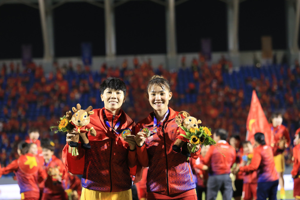 Ngay sau trận đấu, nhằm động viên, khích lệ tinh thần cho BHL và các cầu thủ tuyển nữ Việt Nam, Liên đoàn bóng đá Việt Nam đã "thưởng nóng" toàn đội 2 tỷ đồng.