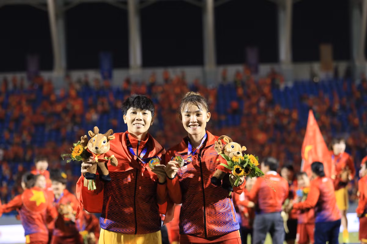 Ngay sau trận đấu, nhằm động viên, khích lệ tinh thần cho BHL và các cầu thủ tuyển nữ Việt Nam, Liên đoàn bóng đá Việt Nam đã "thưởng nóng" toàn đội 2 tỷ đồng.