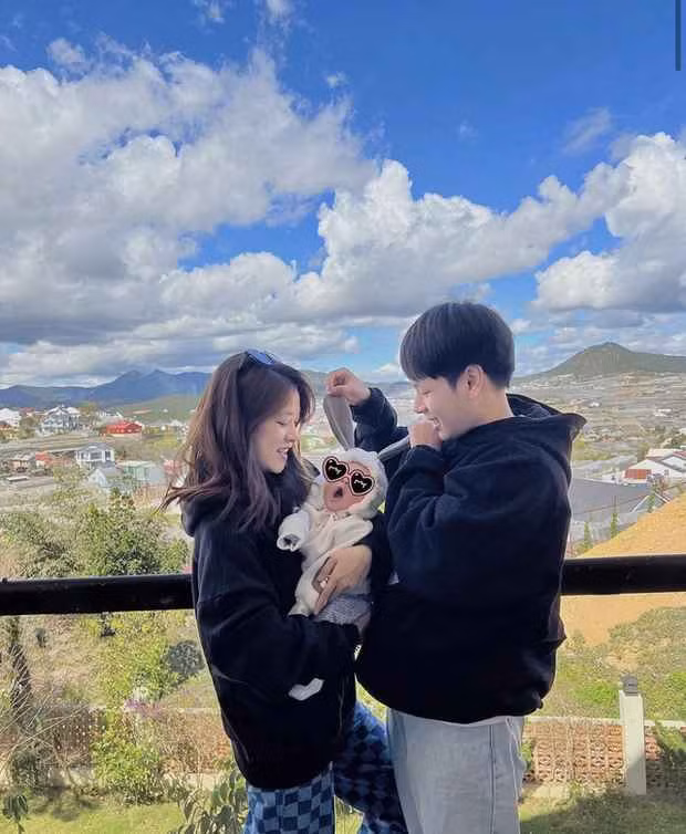 Ngay khi vụ việc lan truyền nhanh chóng trên MXH, netizen liền nhớ đến những lần Mai Anh bị "phốt" thái độ trong quá khứ.