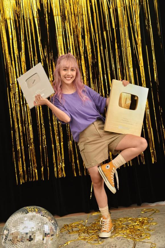 Còn trong Sàn Diễn Vũ Đạo phát sóng vào năm 2021, Hậu Hoàng đã dày công nghiên cứu, tìm hiểu về các nhân vật mình chuẩn bị đóng vai để cống hiến cho khán giả những phần trình diễn đặc sắc nhất.