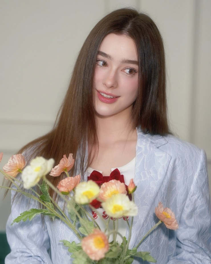 Với vẻ đẹp nổi bật, Dasha đã thu hút hơn 20 triệu người theo dõi trên các nền tảng mạng xã hội.