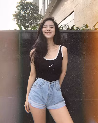 Không chỉ có trang Instagram cá nhân, Hàn Hằng còn ẩn hết các video trên TikTok.
