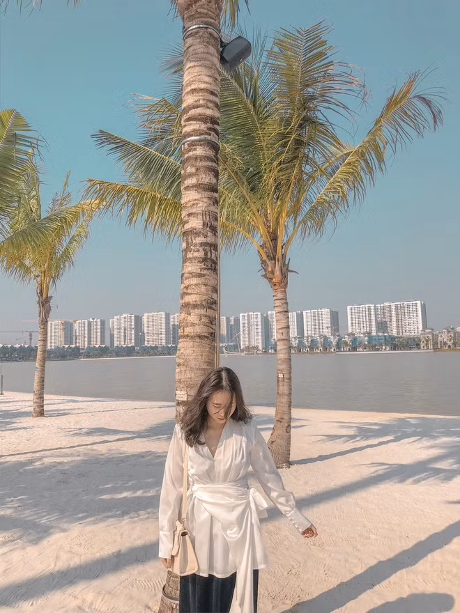 Thanh Hà chia sẻ dù ban đầu vô cùng choáng váng với cơ sở vật chất đồng bộ hiện đại tiện nghi và cao cấp của VinUni nhưng khi up ảnh cũng không hề nghĩ sẽ được mọi người quan tâm nhiều như vậy.