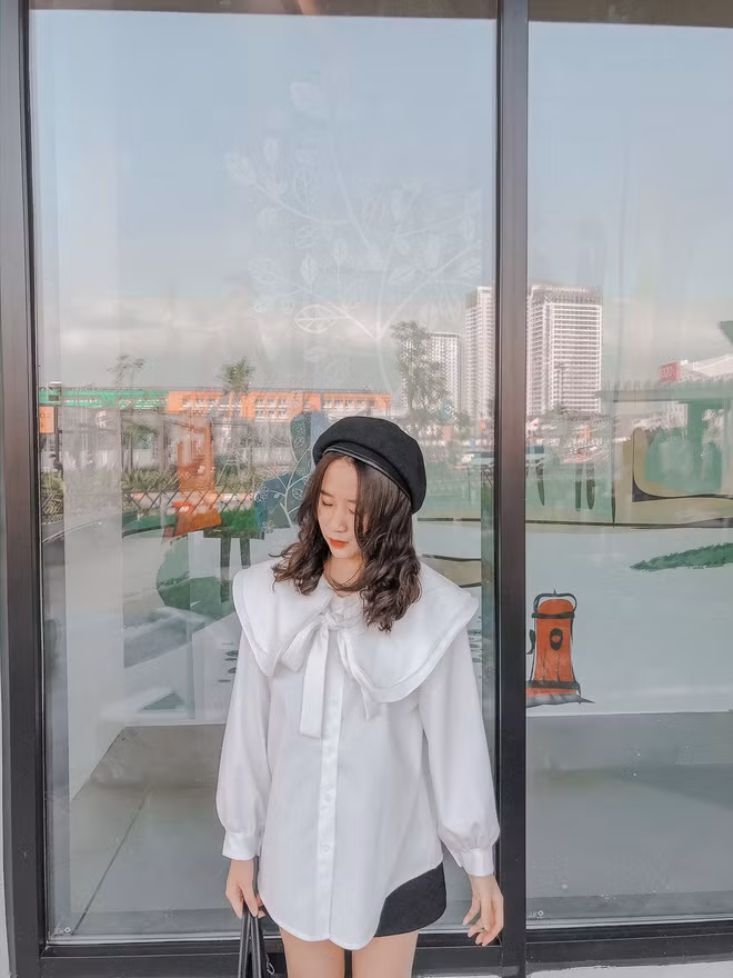 Sau loạt ảnh sang chảnh ở VinUni những ngày đầu năm mới, nữ sinh khiến dân tình bấn loạn truy tìm info vì nhan sắc đời thường "không phải dạng vừa đâu".