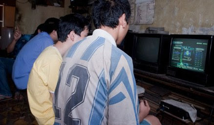 Với lời hứa cho phép trò chơi điện tử băng 4 nút, vào thời đó bạn có thể sai khiến bọn trẻ con trong xóm bất kể việc gì.