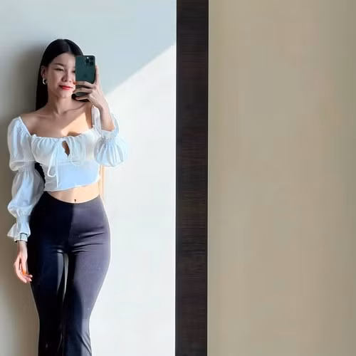 Tuy nhiên, Yến Xuân đã đến phòng gym để tập các bài tập nhẹ nhàng.