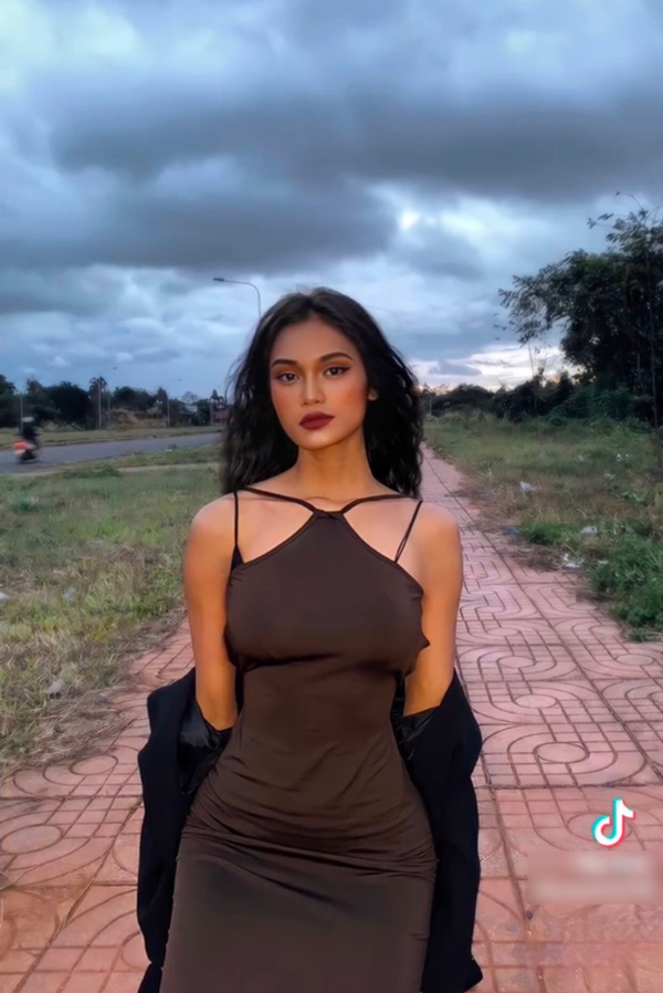 Nhiều người bày tỏ niềm ngưỡng mộ trước sự cố gắng của cô trong quá trình mang bầu và sinh em bé.