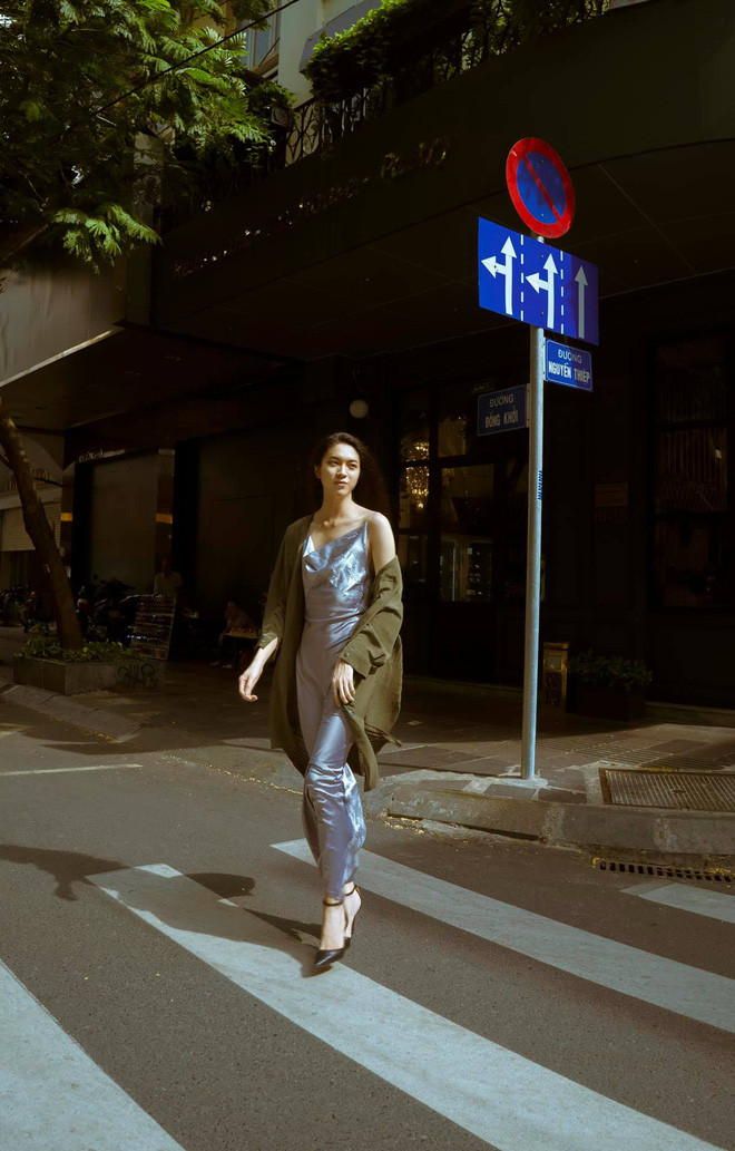 Sinh năm 1995, Mộng Thường cũng đang là ứng cử viên sáng giá cho ngôi vị cao nhất của Hoa hậu chuyển giới Việt Nam 2020 vì sở hữu gương mặt đẹp, thần thái tự tin, kỹ năng catwalk điêu luyện cùng với số đo là 77-59-87, chiều cao 1m75.