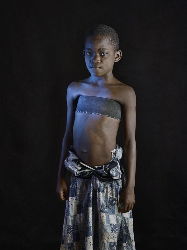 Ky la hu tuc la phang nguc don dau tui nhuc cho cac co gai chau Phi