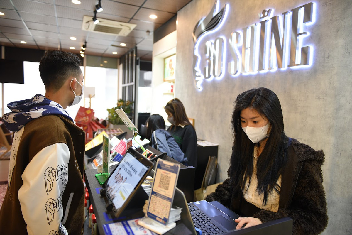 Bên cạnh những kiểu tóc phổ thông, "cánh mày râu" năm nay cũng yêu thích những hot trend như under cut, side part...