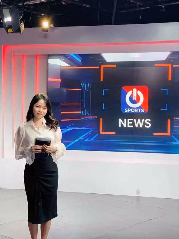 Trả lời ý kiến này, Huỳnh Anh nói: "Ừ thì mình dùng app mà, mình có nói không dùng đâu. Mình là con gái mà mình thích đẹp chứ bộ. Mọi người cũng bảo mình đừng để tâm những bình luận thế này nhưng mình buồn...