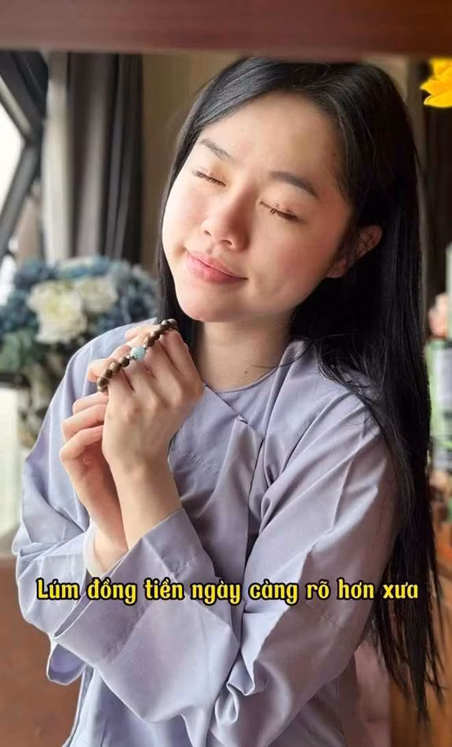 Ngoài ra bạn gái cũ của Quang Hải còn chia sẻ về chuyện ăn chay, thiền và tu tập.