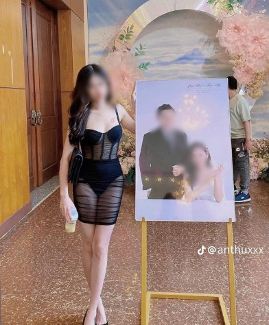 Có người mặc quần đùi, áo hai dây, có người mặc đồ tập gym bó sát, có người lại mặc váy xuyên thấu, hở trên, hở dưới khi đi dự đám hỷ.