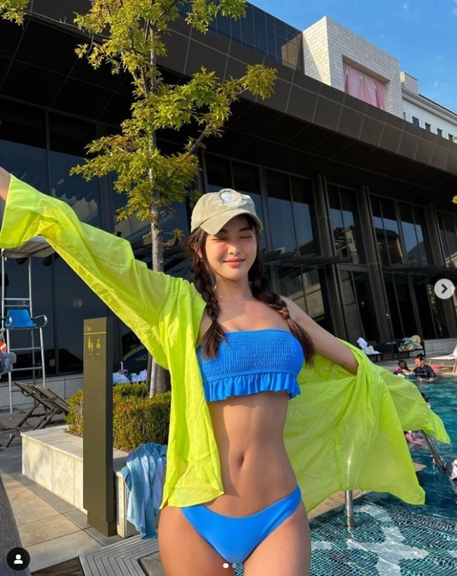 Người đẹp ăn rất nhiều nhưng không thừa cân nhờ tập thể dục chăm chỉ