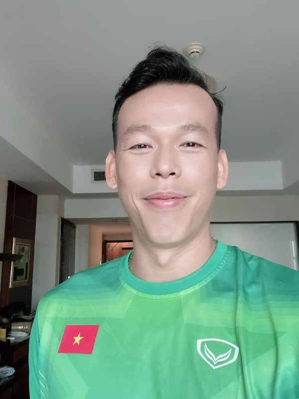 Trước đó, ngay khi chàng thủ môn đăng bài dự đoán, rất nhiều người đã "trêu đùa" rằng họ không tin, nghĩ đội còn lại sẽ thắng.