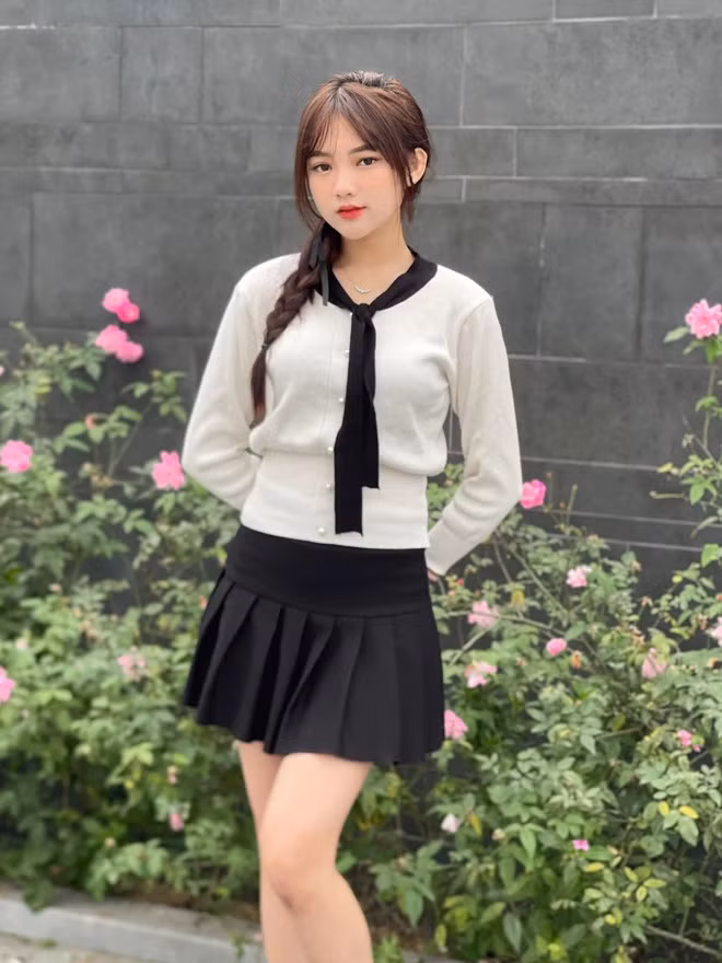 Nghề sư phạm với Hồng Nhung là một mối duyên đặc biệt. Cô thích chăm sóc và chơi đùa với trẻ nên muốn vào ngành mầm non để trải nghiệm, cũng như thực hiện sở thích của bản thân.