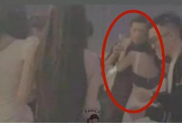 Ít ngày trước, vợ Hồ Tấn Tài - Hiếu Phạm đăng ảnh hẹn hò cùng một số cặp đôi Trần Đình Trọng - Trang Heo, Hà Đức Chinh - Mai Hà Trang và Đoàn Văn Hậu - Doãn Hải My. Đáng chú ý, caption mà cô đính kèm "4 anh chồng 4 cô vợ" đã vô tình xác nhận mối quan hệ giữa Hậu và My.