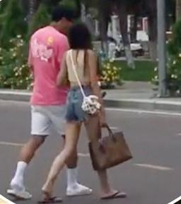 Dù người trong cuộc chưa một lần lên tiếng song thời gian qua ai nấy thừa biết Đoàn Văn Hậu và Doãn Hải My đang hẹn hò khi cặp đôi liên tục để lộ "hint" yêu đương.