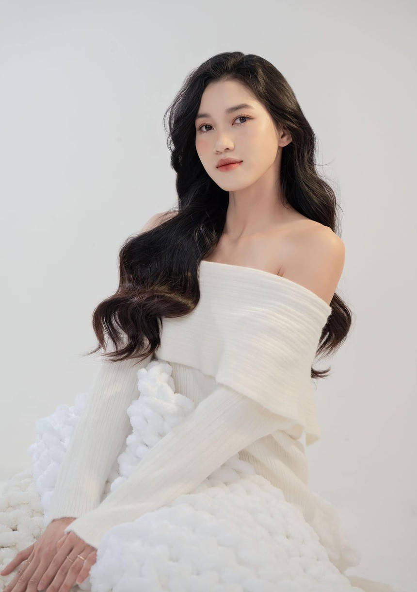 Vẻ ngoài xinh đẹp là một trong những yếu tố giúp chủ công sinh năm 1999 thu hút lượng lớn người hâm mộ.