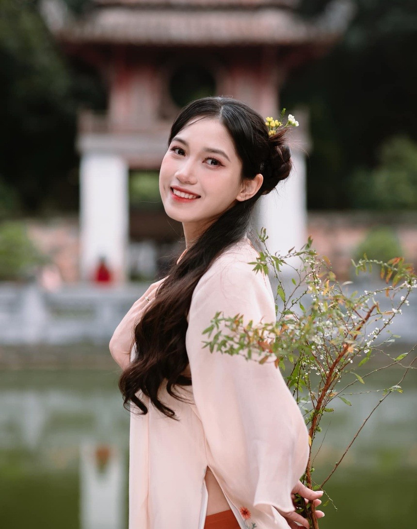 Nhiều người hâm mộ ưu ái gọi Nguyễn Thị Phương là "hot girl bóng chuyền" hay "nàng thơ bóng chuyền" thế hệ mới.