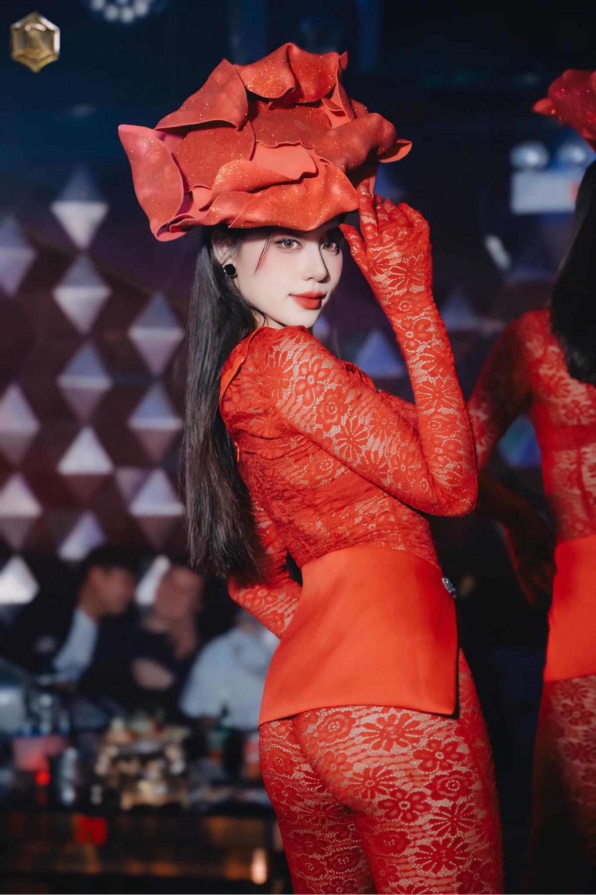 Không ít người sẽ cho rằng, việc vừa học bác sĩ lại vừa làm dancer là một điều không tưởng, nhưng đối với Linh Hiếu, đó là một sự kết hợp đầy thú vị và bổ ích.