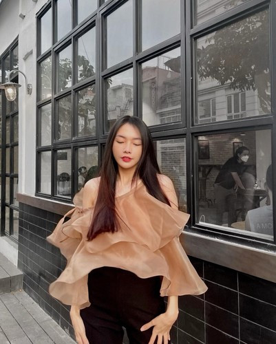 Theo đó, Bảo Châu bị người khác lấy hình ảnh và gán ghép vào thông tin nữ tiếp viên Đặng Phương V. đang bị tạm giữ về hành vi nói trên.