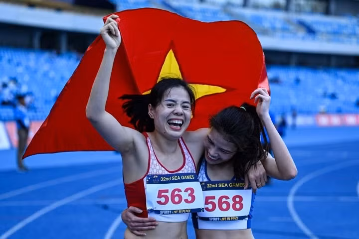 Gianh HCV chau A, Nguyen Thi Huyen va dong doi duoc thuong bao nhieu?