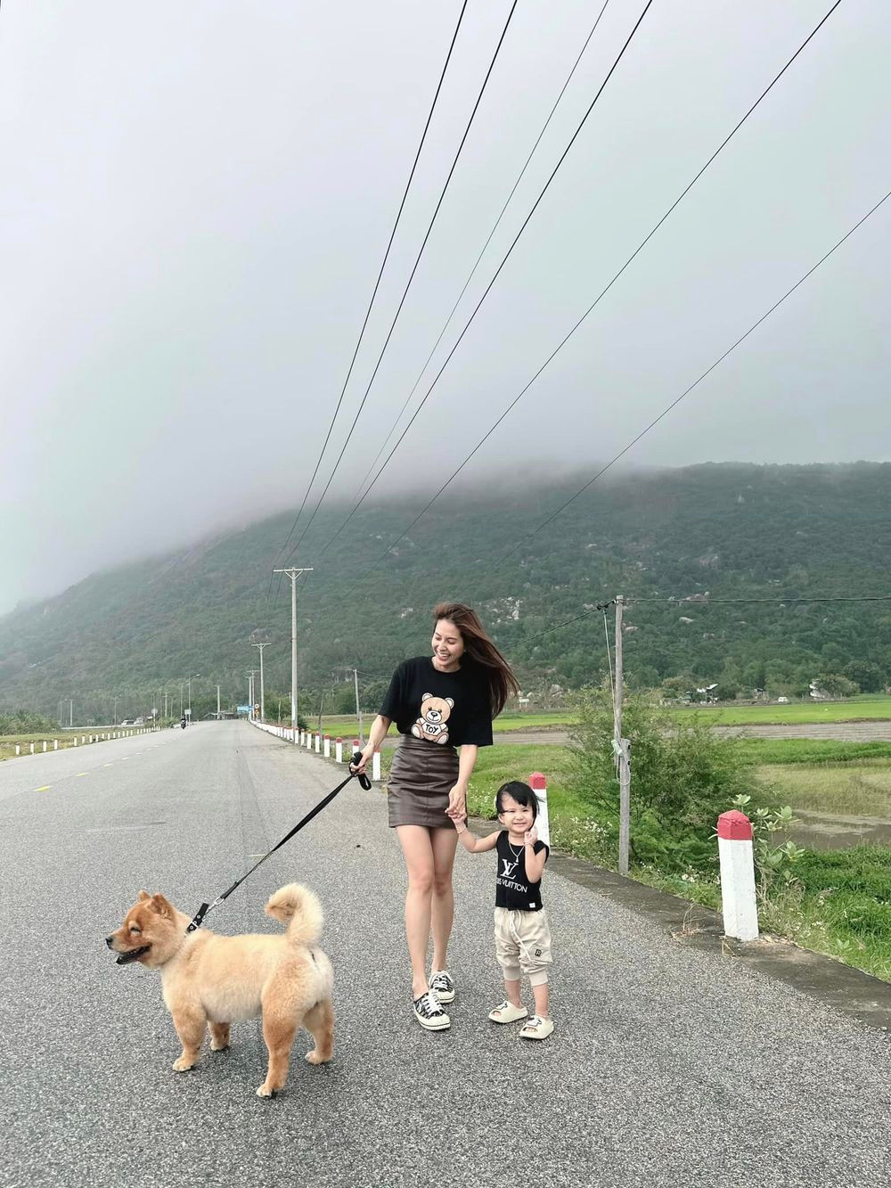 Hiện tại, cuộc sống của nữ diễn viên cùng bé Sol đã dần ổn định. Dù không có trợ cấp từ bố ruột, con gái ca sĩ Jack vẫn được mẹ chăm sóc đủ đầy.