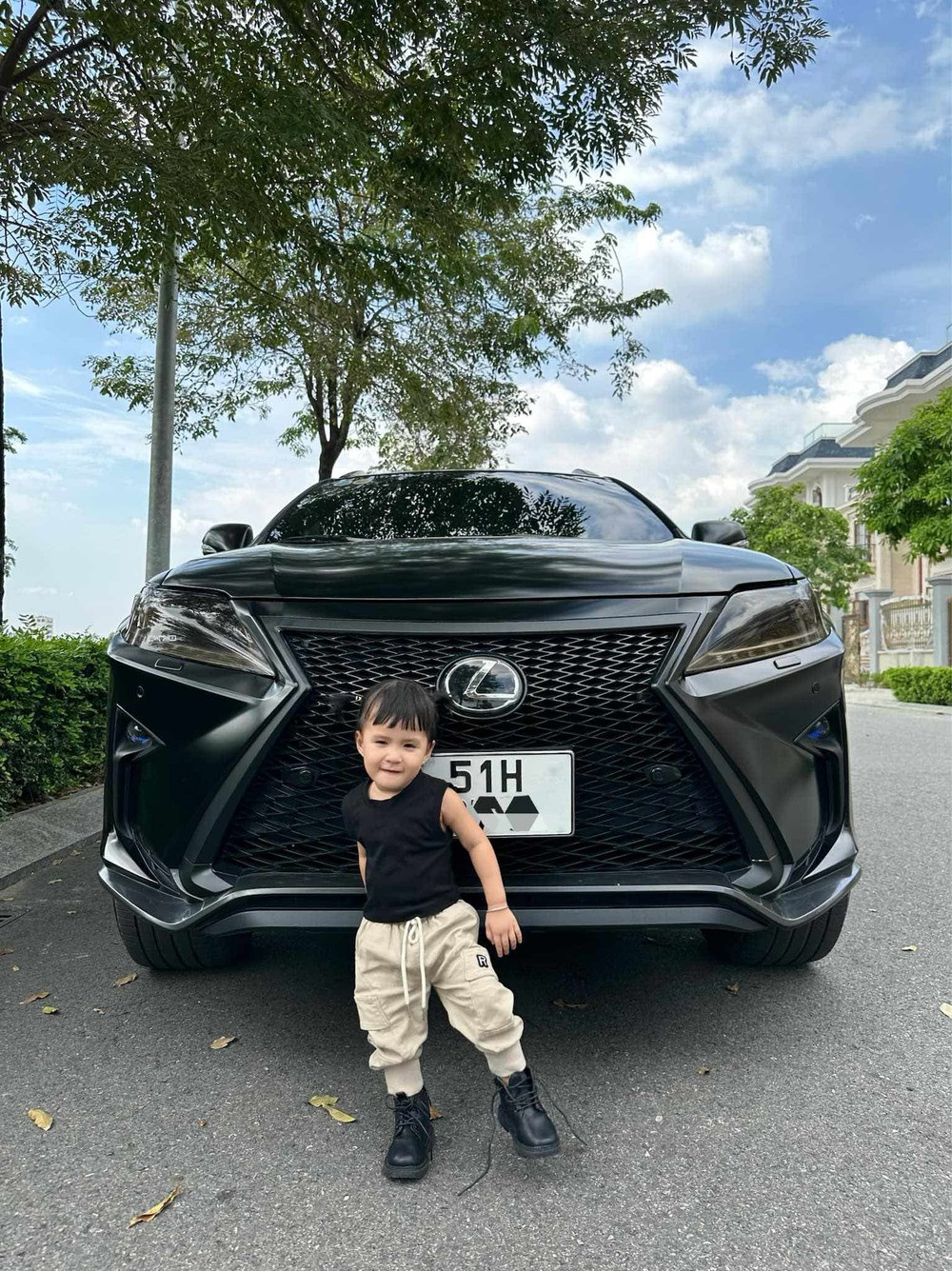 Hơn thế nữa, bé Sol học hỏi biểu cảm khá nhanh khi chỉ cần đấng sinh thành có hành động nào nhí nhố thì nhóc tỳ sẽ bắt chước y đúc.