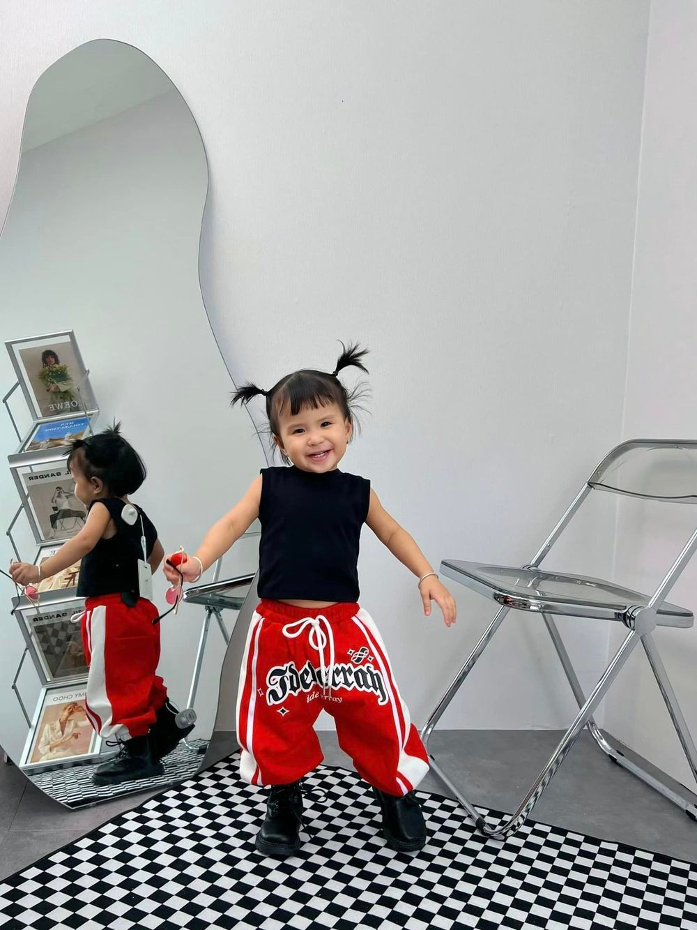 Trải lòng trong Tâm Sự Mẹ Bỉm Sữa, người đẹp khiến khán giả thương xót khi một mình sinh con và chịu đựng những lời bàn tán không hay.